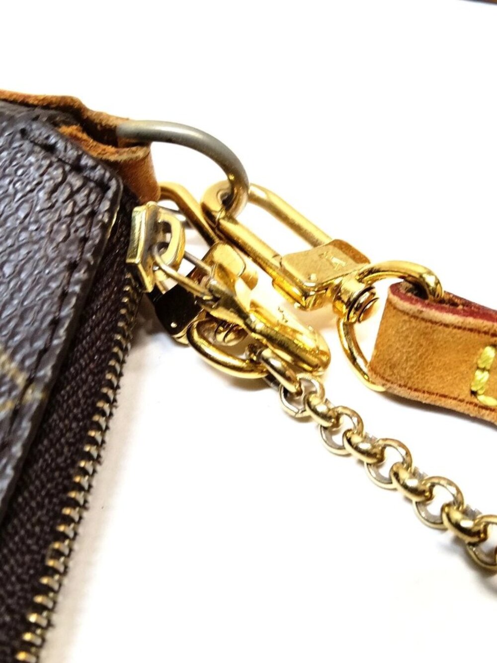 Authentic Louis Vuitton Monogram Eva Clutch Crossbody Bag Brown Canvas - Picture 9 of 16